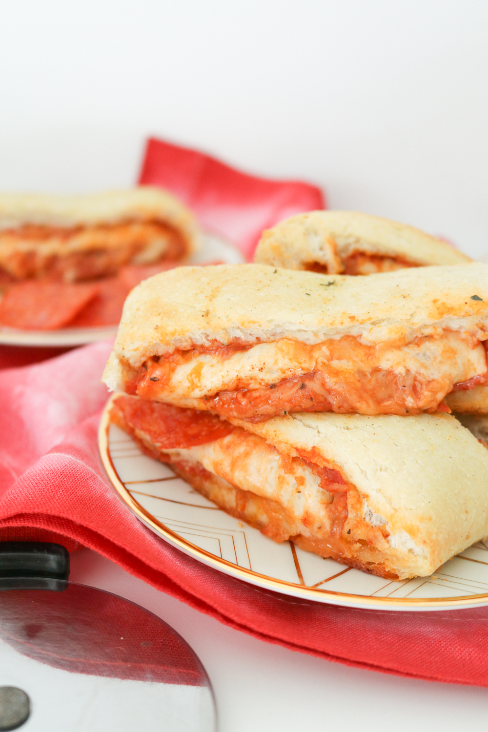 Pepperoni Pizza Roll-Up - RecipeChatter