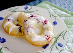 Fresh-Blueberry-Doughnuts