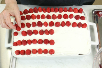 American-Flag-Cake-Step4