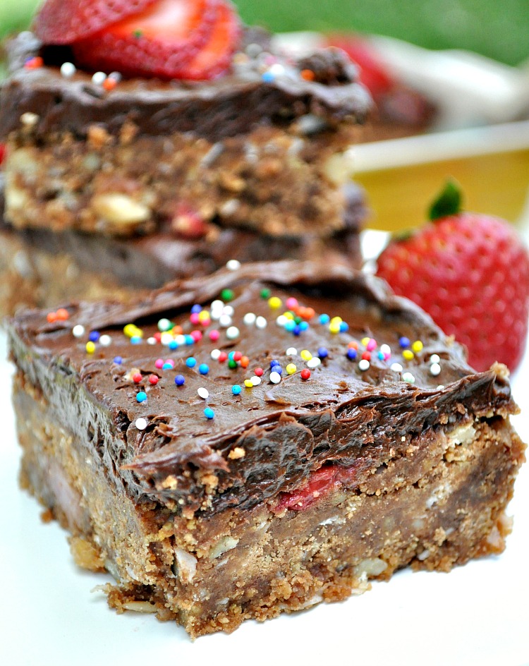 Summer Dessert Recipe: No-Bake Chocolate Strawberry Bars ...