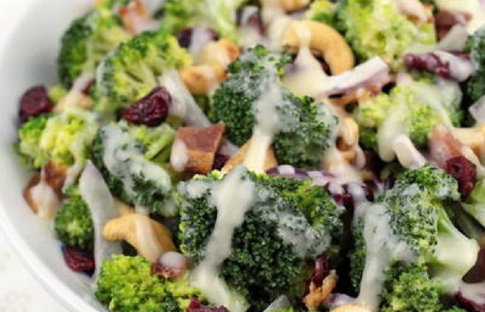 Sweet Tomatoes' Copycat Broccoli Madness Salad